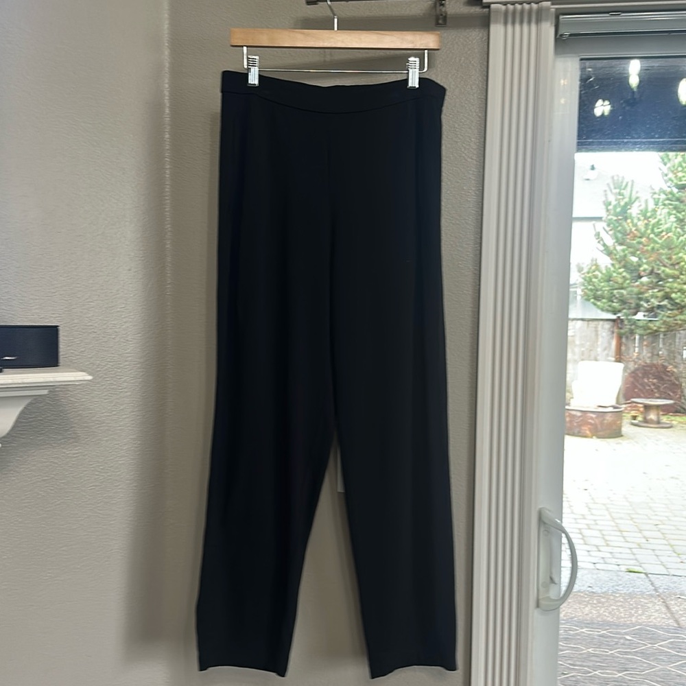 Gorgeous Eileen Fisher Black elastic Waist Pant Size M
